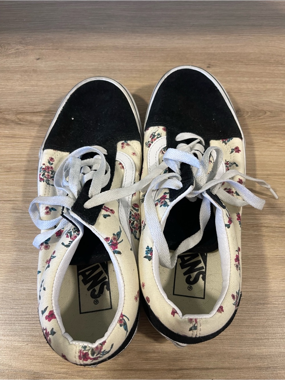 Vans Women's Black and Cream Floral Skate Sneakers